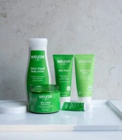 Weleda Skin Food Lip Balm 7 Weleda Skin Food Lip Balm -Mode Cosmetica Winkel 1047x1200 4