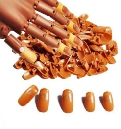 Merkloos Nailtrainer - Nail Practice Hand - Oefenhand Nagelstyliste (incl. 100 Oefen Nagels!) -Mode Cosmetica Winkel 1128x1200