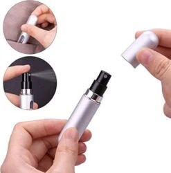 MaxedMore Navulbare Parfumverstuiver 5ml Rood/Licht Roze/ Oranje/Groen/ Blauw/ Grijs - 65 Keer Spraybare Parfum Verstuiver - Hervulbaar Tasverstuiver Voor Parfum - Meeneem Mini Geur Flesje Voor Op Reis - Lipstick Formaat Navulbaar Parfumflesje -Mode Cosmetica Winkel 1187x1200 16