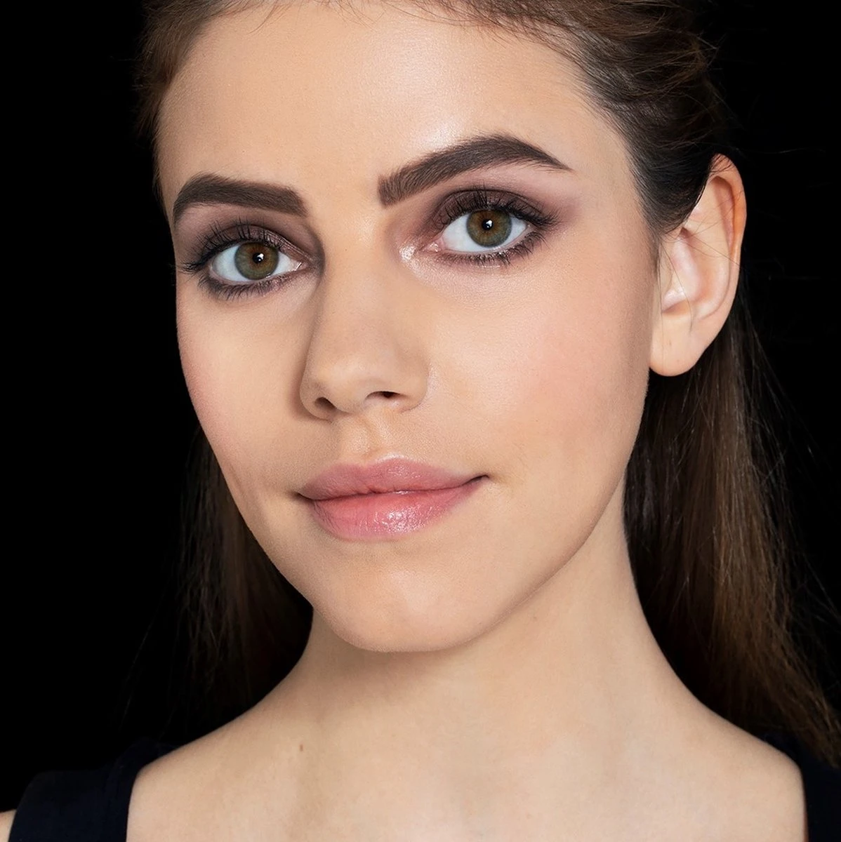 Maybelline Tattoo Brow Waterproof Wenkbrauwgel - 02 Soft Brown 9 Maybelline Tattoo Brow Waterproof Wenkbrauwgel - 02 Soft Brown - Afbeelding 9