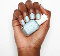 Essie Midsummer 2020 Midsummer Collectie 2020 Limited Edition - 721 Sway In Crochet - Blauw - Glanzende Nagellak - 13,5 Ml -Mode Cosmetica Winkel 1200x1124 1