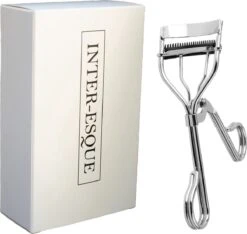 INTER-ESQUE® Wimperkruller - Eyelash Curler + 3x Gratis Extra Siliconen Pad & 3x Extra Kam - Zilver -Mode Cosmetica Winkel 1200x1137 5