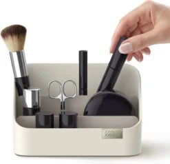 Joseph Joseph Make-up Display - Beige - Sorteervakken -Mode Cosmetica Winkel 1200x1158 18