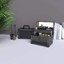 Make Up Koffer- Make Up Organizer- Beautycase -zwart -Make-upkoffer- Multifunctionele Koffer- Make-upkoffer- Sieradenkoffer- Kapperskoffer- Afneembare Schouderriem- Klassieke Zwarte Beautycase -Mode Cosmetica Winkel 1200x1200 1311