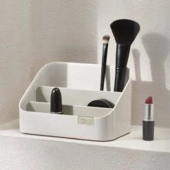 Joseph Joseph Make-up Display - Beige - Sorteervakken -Mode Cosmetica Winkel 1200x1200 1357