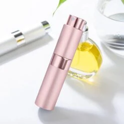 Scenty - Parfum Verstuiver Navulbaar - Mini Parfum Flesje - Reisflesje - Lichtroze -Mode Cosmetica Winkel 1200x1200 1548
