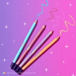 Makeup Revolution X Bratz Kohl Liner Set - Eyeliner/Oogpotlood Set - Pastel Lila, Roze, Oranje & Blauw -Mode Cosmetica Winkel 1200x1200 893