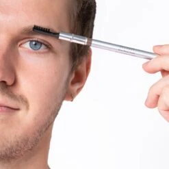 Herome Eye Care Wenkbrauwpotlood Taupe - Brow Pencil - Met Borsteltje, Stevige Potloodpunt En Puntenslijper -Mode Cosmetica Winkel 1200x1200 933