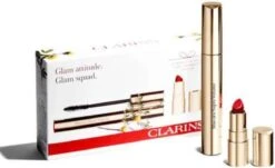Clarins Glam Attitude Giftset - Supra Volume Mascara 01 Intense Black 8 Ml + Joli Rouge Lippenstift 742 Joli Rouge 1,5 G - Make-up Cadeauset -Mode Cosmetica Winkel 1200x733 2