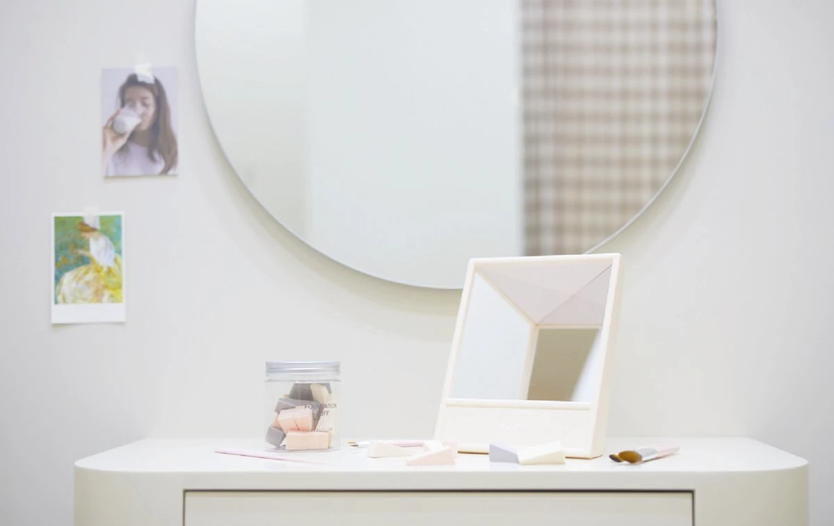 MRMR - The Non-reversing Mirror - Zonder Links & Rechts Gespiegeld - Make Up Spiegel 4 MRMR - The Non-reversing Mirror - Zonder Links & Rechts Gespiegeld - Make Up Spiegel - Afbeelding 4