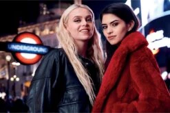 Rimmel London Lasting Finish Foundation - 350 Golden Honey -Mode Cosmetica Winkel 1200x800 4