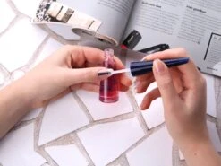 Herome Natural Nail Whitener Pink Glow - Accentueert De Natuurlijke Roze Kleur Van De Nagel - Maakt Nagelranden Witter - Camoufleert Verkleuringen - 10ml. -Mode Cosmetica Winkel 1200x900 6