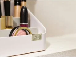 Joseph Joseph Make-up Display - Beige - Sorteervakken -Mode Cosmetica Winkel 1200x907 1