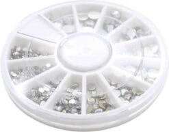 Doosje Rhinestone / Strass Nagel Steentjes - 5 Verschillende Maten Nail Art Diverse Kleuren / Strass Nagel Steentjes / Nagel Diamantjes / Nail Art -Mode Cosmetica Winkel 1200x937 1