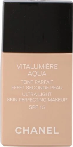 Chanel Vitalumiere Aqua Foundation - 30 Beige - SPF15 - 30 Ml -Mode Cosmetica Winkel 600x1200 1