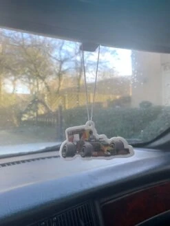 Merkloos Autoparfum Red Bull Racing - Luchtverfrisser Auto - Autogeur - Auto Accessoires - Max Verstappen -Mode Cosmetica Winkel 900x1200 40