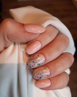 SD Press On Nails - B-Series - Plaknagels - Gelnagels - Handgemaakt - 20 Stuks - B37 - Nude Nagels Met Glitter - Nepnagels Met Lijm - Korter Rond - Accessoires - Nagelstudio - Gellak - Nageltips - Nagelset - Nagelstudio - Nagels Met Lijm - Nepnagels -Mode Cosmetica Winkel 949x1200 1