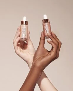 L'Oréal Paris Glow Mon Amour Highlighter Drops - 02 Loving Peach 24 L'Oréal Paris Glow Mon Amour Highlighter Drops - 02 Loving Peach -Mode Cosmetica Winkel 960x1200 7