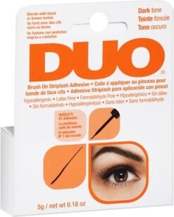 DUO - Brush-On Lash Adhesive Wimperlijm - Dark 13 DUO - Brush-On Lash Adhesive Wimperlijm - Dark -Mode Cosmetica Winkel 966x1200